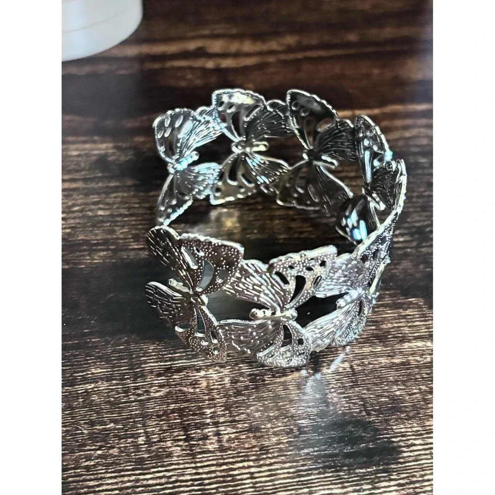 N/A elegant silver